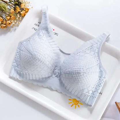  A soft, breathable, wire-free maternity nursing bra with a front button closure for easy breastfeeding. Seamless and stretchable for all-day comfort, available in Blue, Pink, Black, and Skin Color. Perfect for nursing moms at home or on the go.