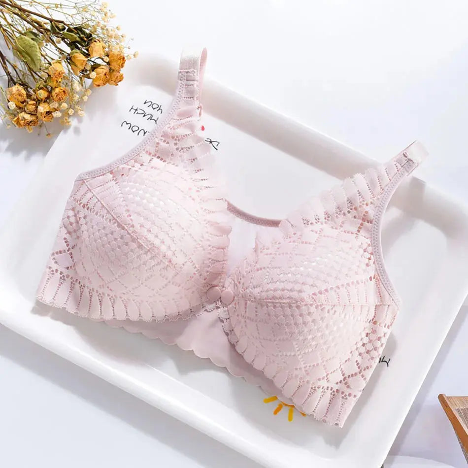  A soft, breathable, wire-free maternity nursing bra with a front button closure for easy breastfeeding. Seamless and stretchable for all-day comfort, available in Blue, Pink, Black, and Skin Color. Perfect for nursing moms at home or on the go.